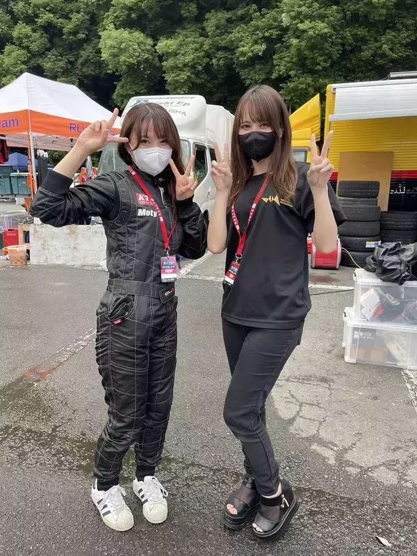 「現役RQの荏崎ろあ、ラリーメカニックを経験してさらにクルマ愛が深まる」の画像