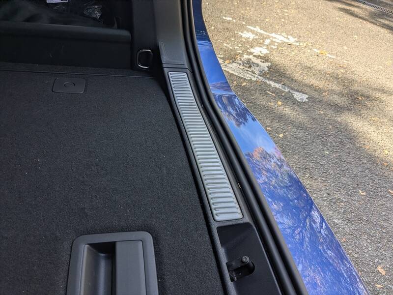 なぜセダンを廃止した？ ワゴン一本勝負に出た新型パサートの「潔さと勝算」