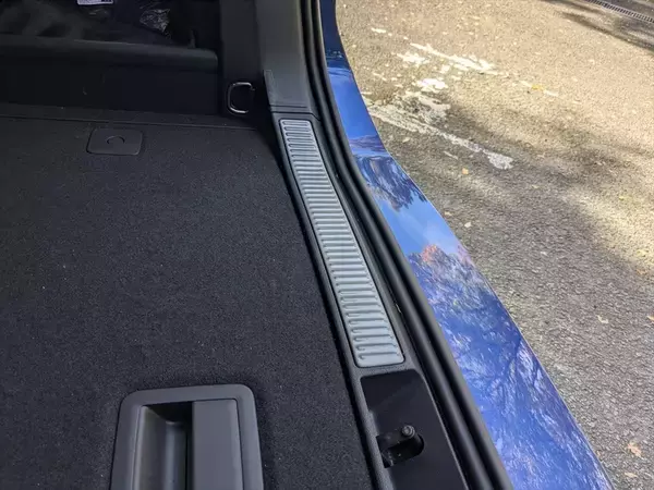 「なぜセダンを廃止した？ ワゴン一本勝負に出た新型パサートの「潔さと勝算」」の画像