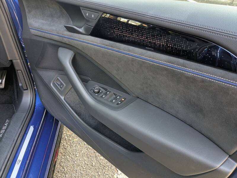 なぜセダンを廃止した？ ワゴン一本勝負に出た新型パサートの「潔さと勝算」