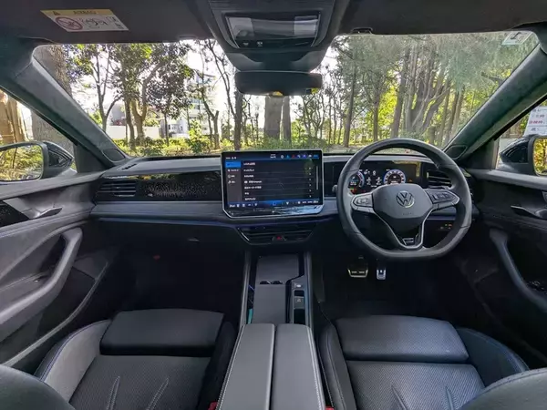 「なぜセダンを廃止した？ ワゴン一本勝負に出た新型パサートの「潔さと勝算」」の画像