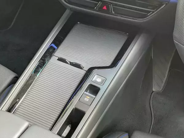 「なぜセダンを廃止した？ ワゴン一本勝負に出た新型パサートの「潔さと勝算」」の画像