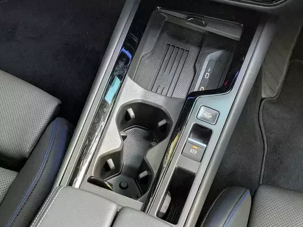 「なぜセダンを廃止した？ ワゴン一本勝負に出た新型パサートの「潔さと勝算」」の画像