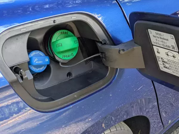 「なぜセダンを廃止した？ ワゴン一本勝負に出た新型パサートの「潔さと勝算」」の画像