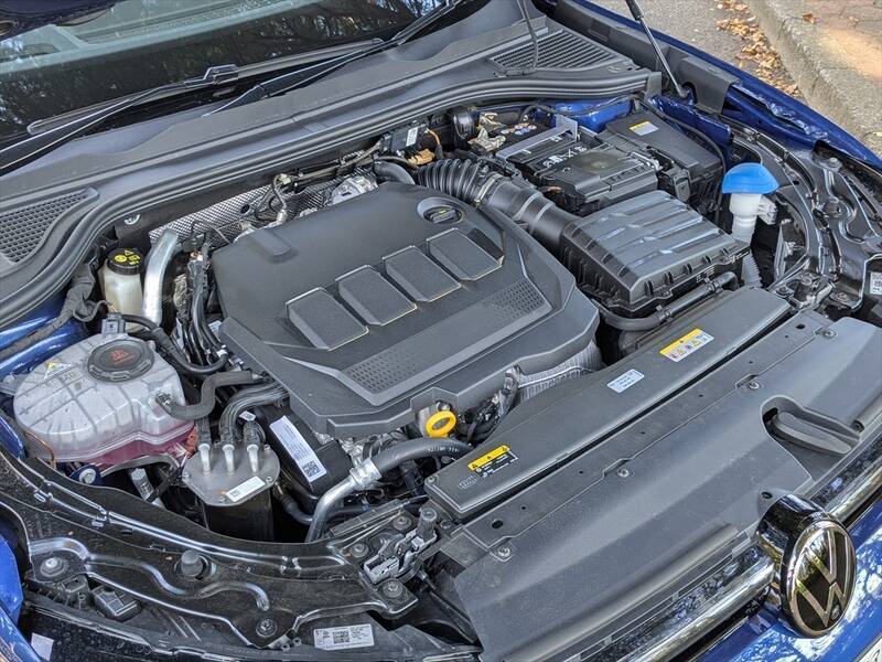 なぜセダンを廃止した？ ワゴン一本勝負に出た新型パサートの「潔さと勝算」