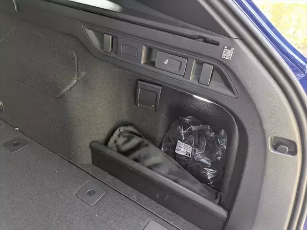 「なぜセダンを廃止した？ ワゴン一本勝負に出た新型パサートの「潔さと勝算」」の画像