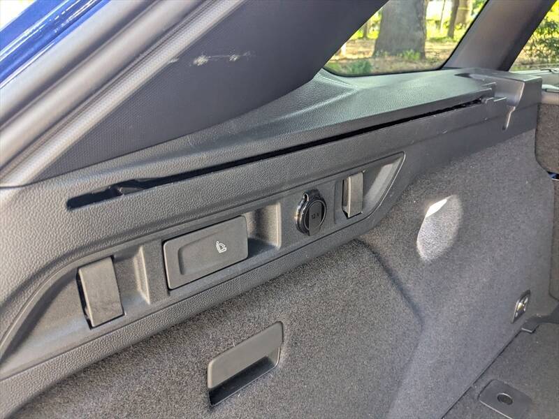 なぜセダンを廃止した？ ワゴン一本勝負に出た新型パサートの「潔さと勝算」