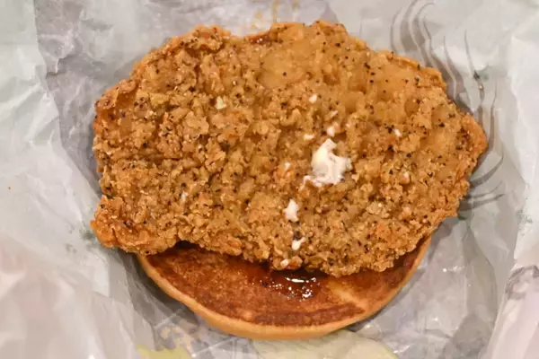 「【本日】マクドナルド「ご当地マック」3品新登場！名古屋の手羽先風バーガーも」の画像