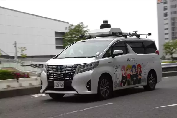 裸眼3D×立体音響×香りで五感を刺激！ 「ぼっち・ざ・ろっく！」コラボタクシーに乗ってきた