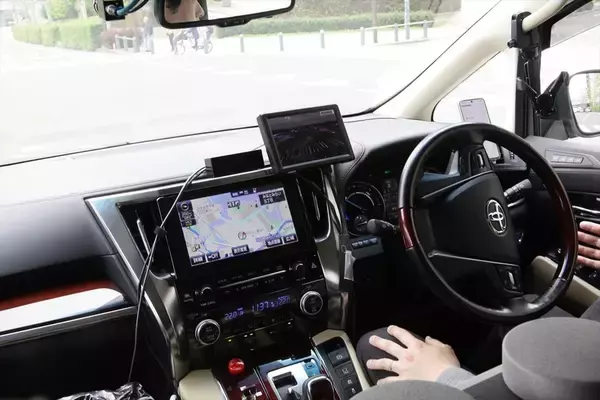 「裸眼3D×立体音響×香りで五感を刺激！ 「ぼっち・ざ・ろっく！」コラボタクシーに乗ってきた」の画像