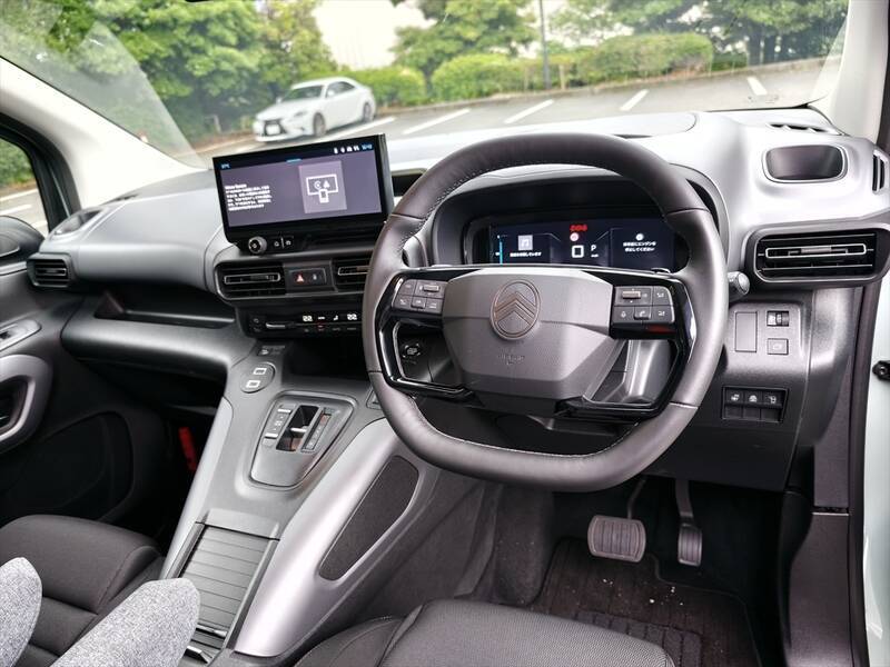 国産ミニバンに飽きたらコレ！ クセ強なフランス車「ベルランゴ」は長距離ドライブの最高の相棒だった