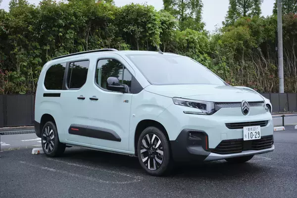 「国産ミニバンに飽きたらコレ！ クセ強なフランス車「ベルランゴ」は長距離ドライブの最高の相棒だった」の画像