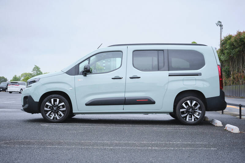 国産ミニバンに飽きたらコレ！ クセ強なフランス車「ベルランゴ」は長距離ドライブの最高の相棒だった