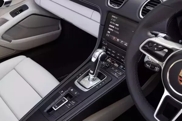 「718 ボクスターは、最も走りにストイックなポルシェだった！」の画像