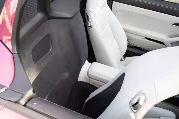 「718 ボクスターは、最も走りにストイックなポルシェだった！」の画像