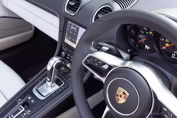 「718 ボクスターは、最も走りにストイックなポルシェだった！」の画像