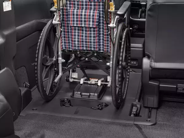 「トヨタ「ノア／ヴォクシー」に“泊まれる”5人乗り仕様！ モデリスタのMULTI UTILITY登場」の画像