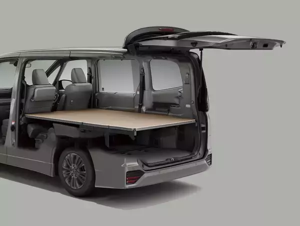 「トヨタ「ノア／ヴォクシー」に“泊まれる”5人乗り仕様！ モデリスタのMULTI UTILITY登場」の画像