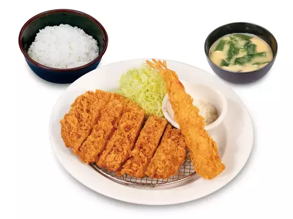 「デカすぎ！200g級「ジャンボチキンかつ」松のやに爆誕　うまトマ版も」の画像