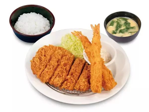 「デカすぎ！200g級「ジャンボチキンかつ」松のやに爆誕　うまトマ版も」の画像