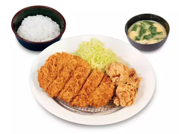 「デカすぎ！200g級「ジャンボチキンかつ」松のやに爆誕　うまトマ版も」の画像