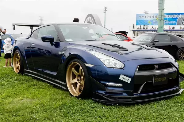 「クラッシュ続出のD1GP筑波でTOYO川畑が次戦へ繋がる3位表彰台獲得！」の画像