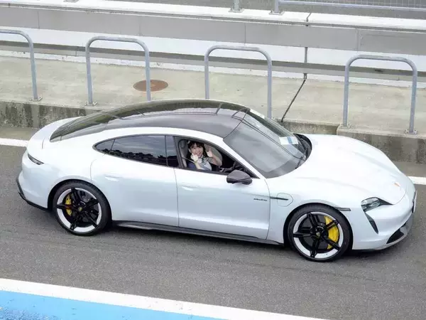 「史上初づくし!? アイドルがポルシェ・タイカンで富士スピードウェイを爆走」の画像