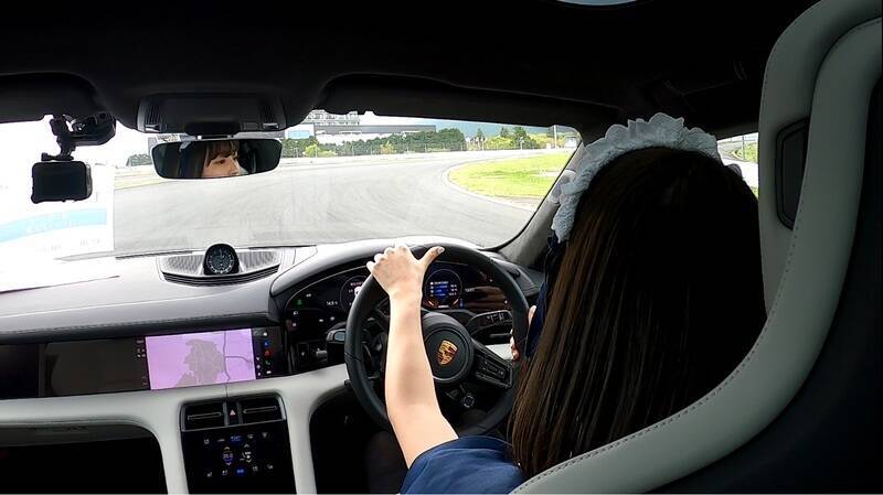 史上初づくし!? アイドルがポルシェ・タイカンで富士スピードウェイを爆走