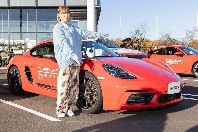 史上初づくし!? アイドルがポルシェ・タイカンで富士スピードウェイを爆走