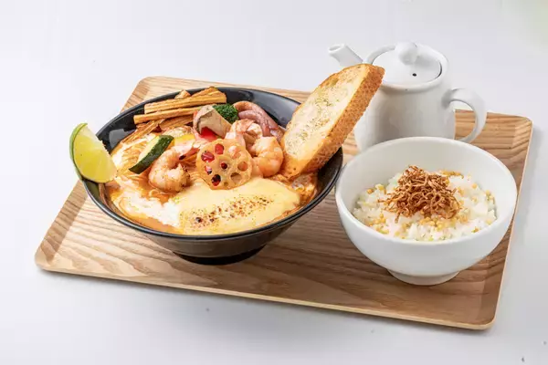 「おいしそ！海老クリーム×トマト麺「エビクリ」 人気商品が進化」の画像