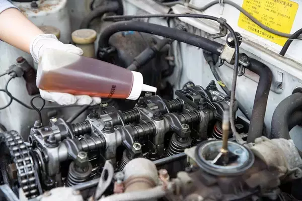 「DIYで実現する旧車ギャランのメンテ！ エンジンを動かす前に必ずしないといけないこと」の画像