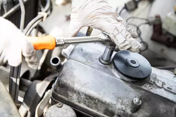 「DIYで実現する旧車ギャランのメンテ！ エンジンを動かす前に必ずしないといけないこと」の画像