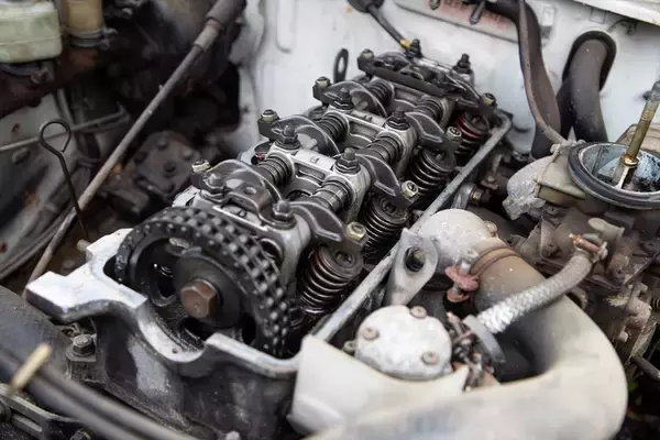 「DIYで実現する旧車ギャランのメンテ！ エンジンを動かす前に必ずしないといけないこと」の画像