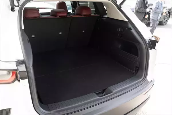 「「日本でも売って！」マツダの海外専売SUV＆EVを試乗して見えた、仕向地ごとの見事な味付け」の画像