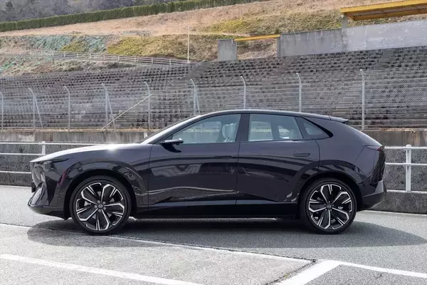 「「日本でも売って！」マツダの海外専売SUV＆EVを試乗して見えた、仕向地ごとの見事な味付け」の画像