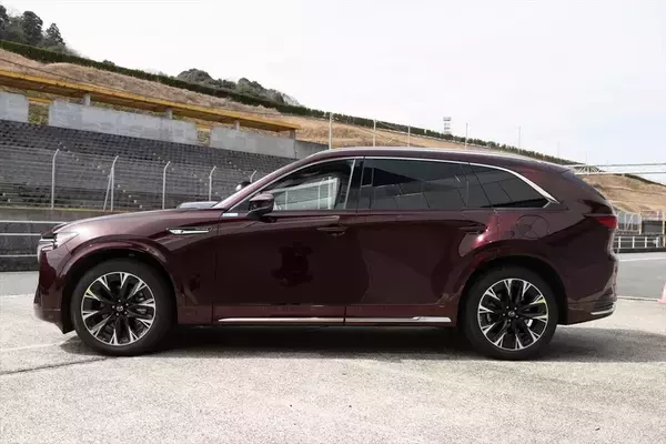 「「日本でも売って！」マツダの海外専売SUV＆EVを試乗して見えた、仕向地ごとの見事な味付け」の画像