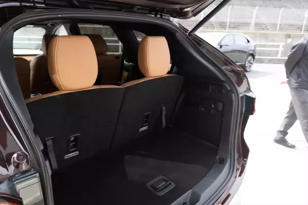 「「日本でも売って！」マツダの海外専売SUV＆EVを試乗して見えた、仕向地ごとの見事な味付け」の画像