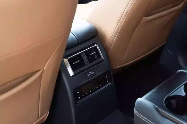 「「日本でも売って！」マツダの海外専売SUV＆EVを試乗して見えた、仕向地ごとの見事な味付け」の画像