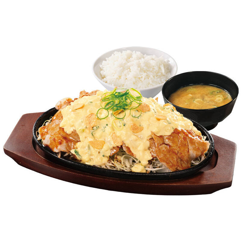 からやま本気の「しょうが焼き定食」 鉄板スタイルで熱々！