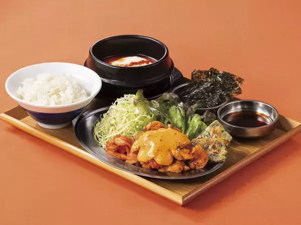 「旨辛、熱々！タッカルビ×スンドゥブ定食が最強みある」の画像