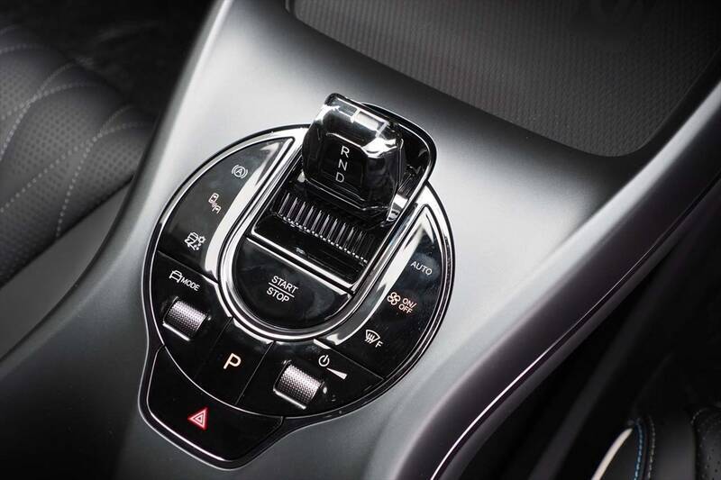 100km/hまでわずか3.8秒！ BYDの新たなEV「SEAL」を日本上陸前に中国のサーキットで試した