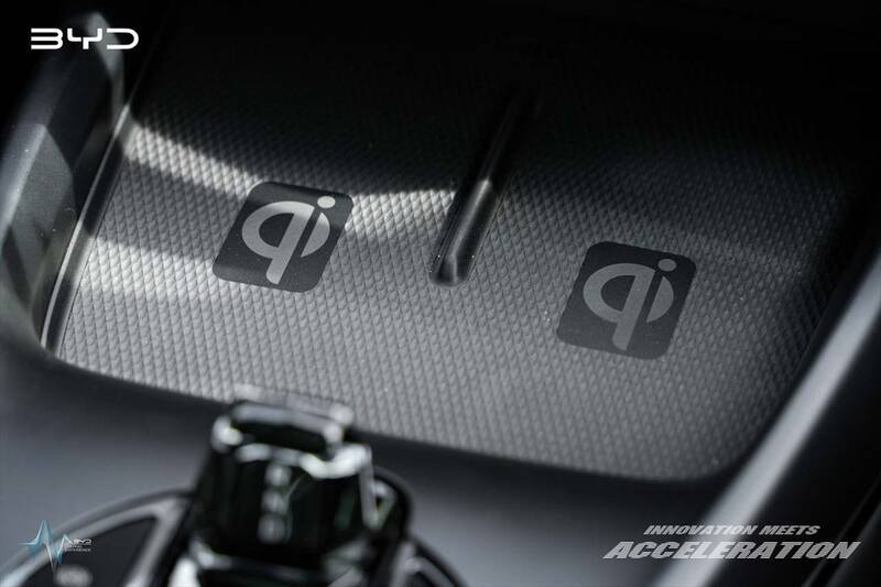 100km/hまでわずか3.8秒！ BYDの新たなEV「SEAL」を日本上陸前に中国のサーキットで試した