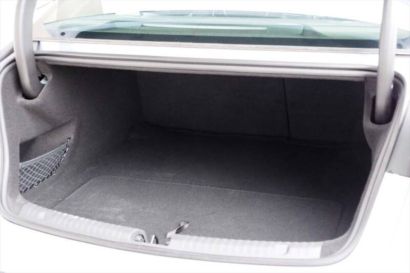 100km/hまでわずか3.8秒！ BYDの新たなEV「SEAL」を日本上陸前に中国のサーキットで試した