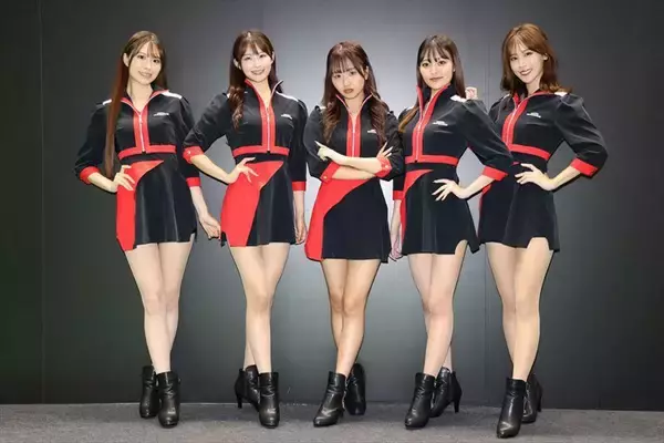 「ジャパンモビリティーショーを彩ったサプライヤーブースの美女たち」の画像