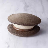 「【セブン】温めて楽しむフォンダンも！ガーナ＆小枝とコラボしたチョコスイーツ4品」の画像2