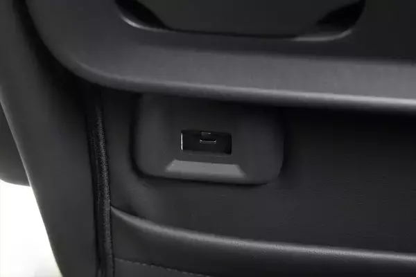 「e-4ORCEでついに完成形へ！ 35周年の日産のミニバン「セレナ」が選ばれ続ける理由」の画像