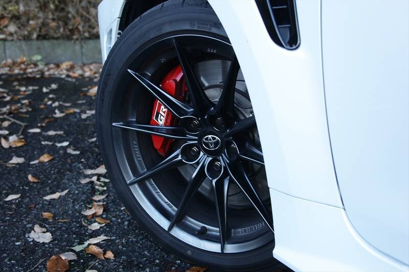 もはやMT派も黙る？ 「GRカローラ」のGR-DATによる爆速シフトダウンが楽しい！