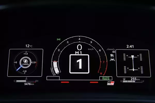 「もはやMT派も黙る？ 「GRカローラ」のGR-DATによる爆速シフトダウンが楽しい！」の画像