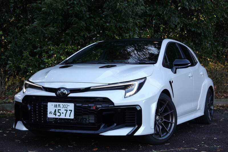 もはやMT派も黙る？ 「GRカローラ」のGR-DATによる爆速シフトダウンが楽しい！