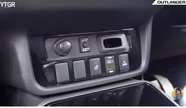 「200万円台で狙えるアウトランダーPHEV（2代目） 現行型が出た今が大チャンス!?」の画像